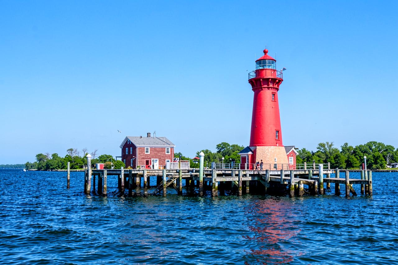 Muskegon channel lighthouse and pier on Lake Michigan